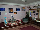 Виставка декоративно-прикладного мистецтва «Космічна феєрія» (МПДЮТ «Горицвіт» - фантазія з каменя, керівник – Мельник Л.Ф., СЮТ Тернівського району – технічний дизайн, керівник – Воронцова С.Г., цикл художніх робіт Ющенко Олени «Планета двох світил»)