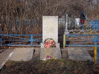 Братська могила радянських воїнів