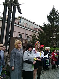 Урочиста церемонія покладання квітів до пам’ятного знаку на честь загиблих воїнів 6-го окремого штурмового стрілецького батальйону