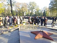 Урочисті заходи з нагоди Дня визволення України від фашистських загарбників у Довгинцівському районі міста