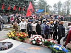 Урочисте покладання квітів до братської могили радянських воїнів