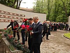 Урочисте покладання квітів біля Меморіального комплексу