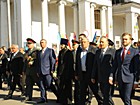 Святкова урочиста хода, церемонія покладання квітів