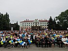 «Свято мужності й радість велику свою розмішаєм живою сльозою»