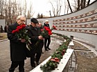 Ритуал покладення квітів до Меморіального комплексу на проспекті Миру, запалення факелів біля монументу "Перемога", урочиста хода, ушановання пам'яті криворіжців-учасників бойових дій у Георгіївській дзвіниці.