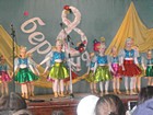 Концертна програма "Весняний віночок для дівчат"