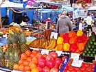 Щотижневі ярмарки на ринках міста (по вихідних) із залученням товаровиробників